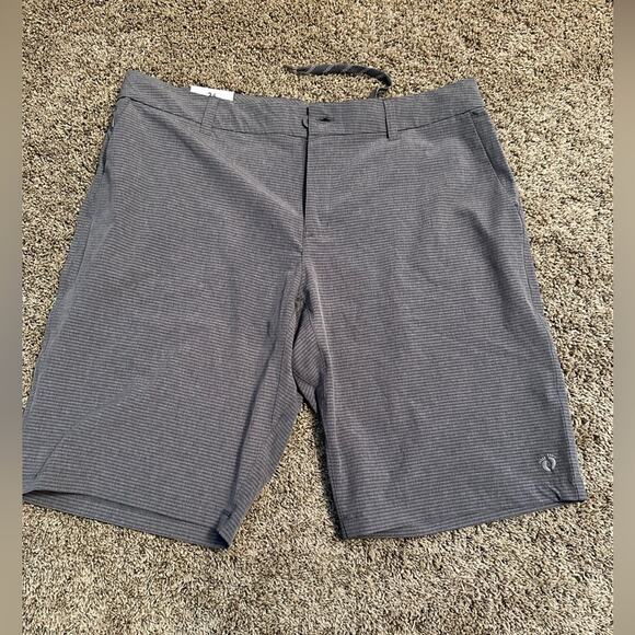 Hang Ten NWT Men’s Grey Patterned Shorts size 36 - Picture 2 of 8